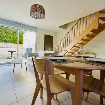 Casa vacanze Spacious And Quiet House In For 6 *